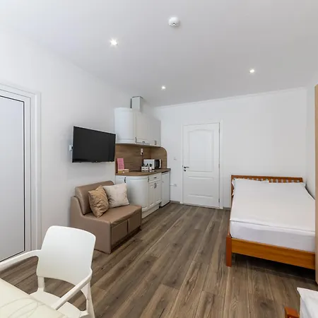 E-home Apartment Warna