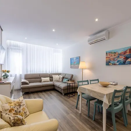 Apartment E-home